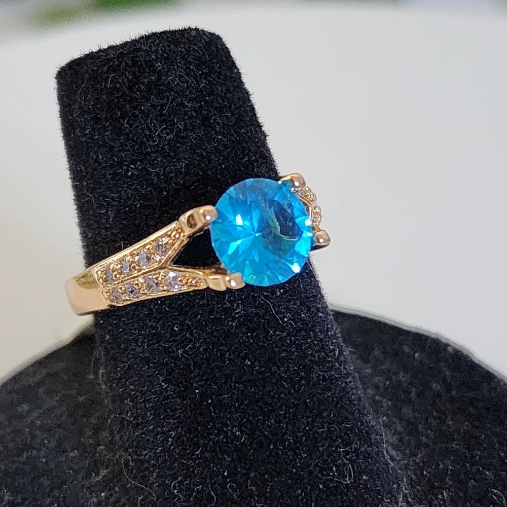 Gold Filled Ring with Simulated Blue Topaz Stone - Picture 4 of 10